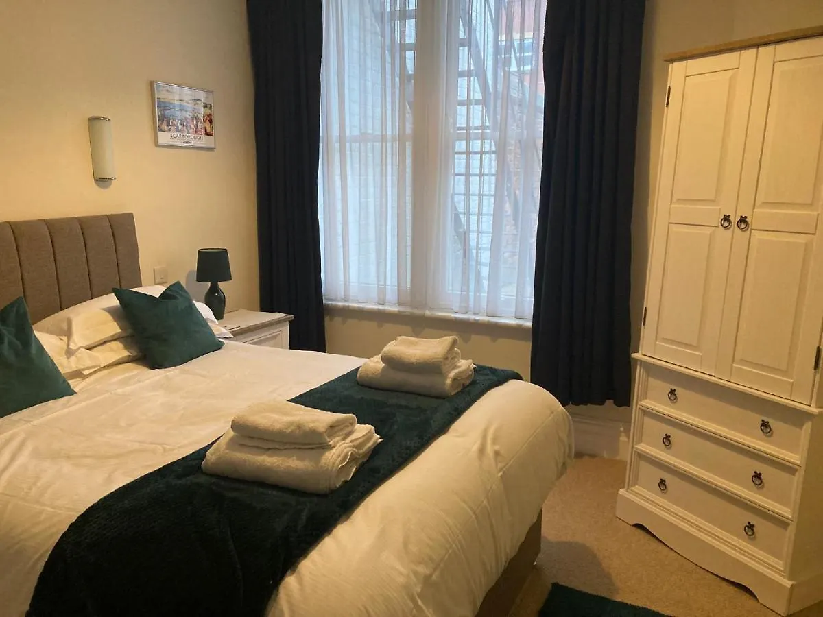 27 Princess Royal - 1St Floor 3 Bed Apartment Scarborough